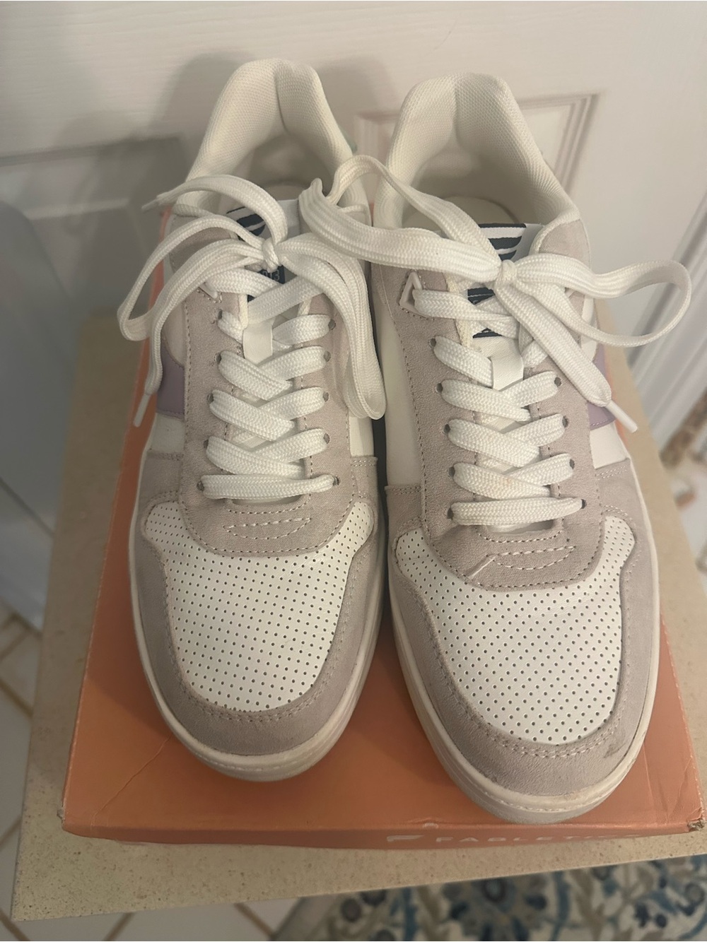 Fabletics The Lifestyle Sneaker II – Women’s Size 9